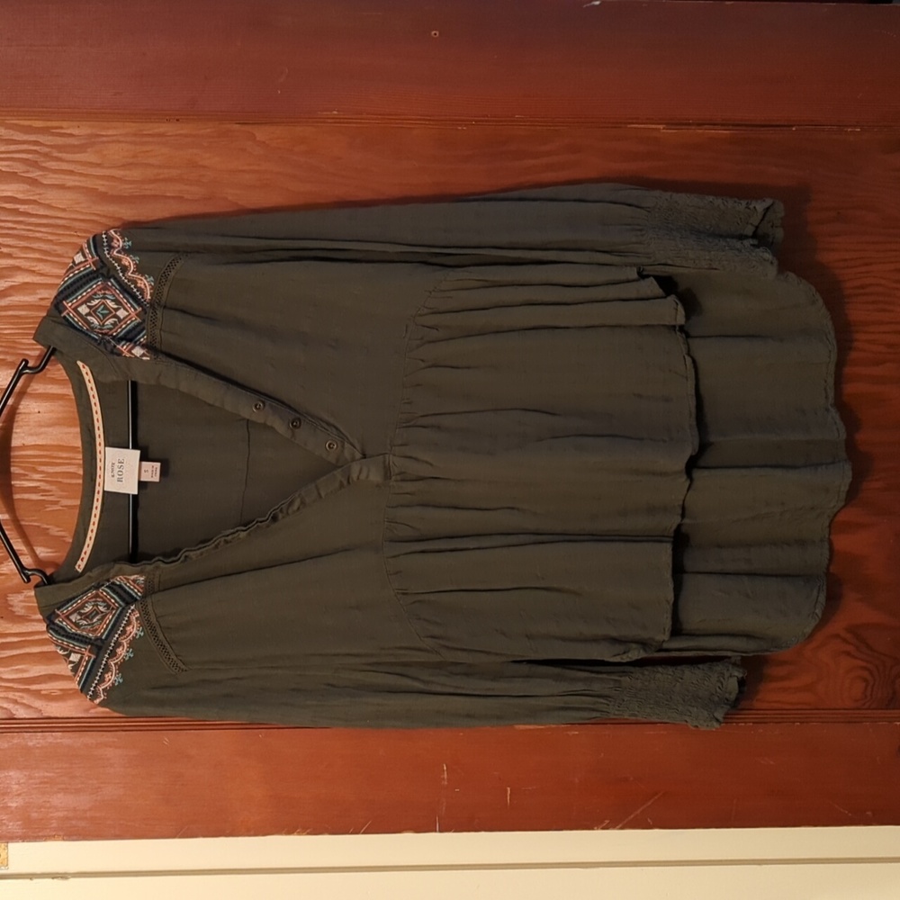 Green Knox Rose 🌹 top- size small